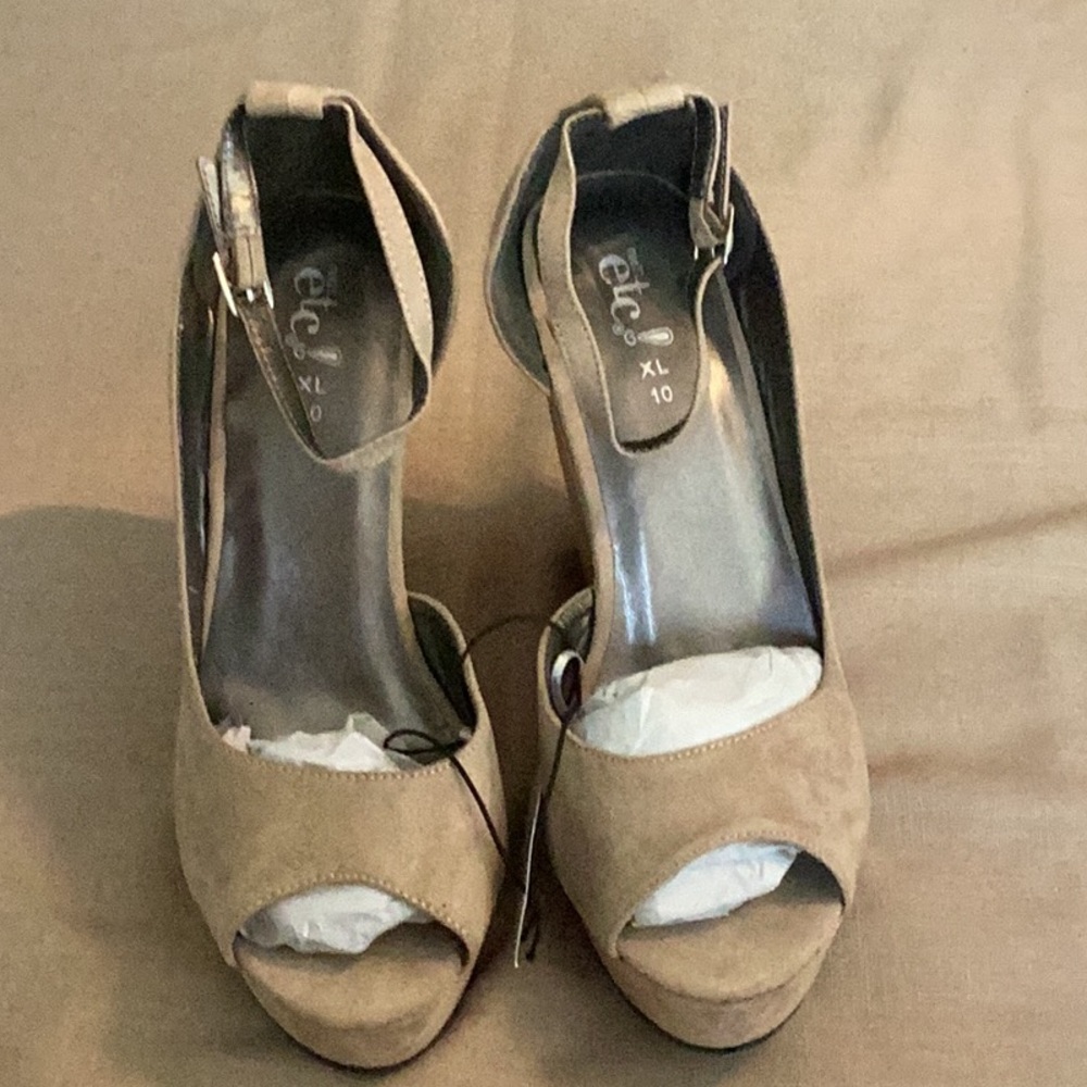 NWT Rue21 Tan Peep-Toe Heels with Ankle Strap